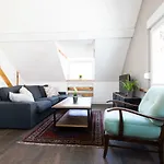 Vintage Meets Moderne