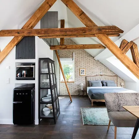 Apartment Vintage Meets Moderne