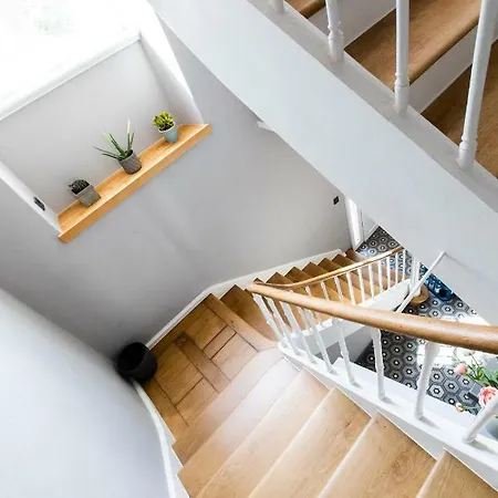 Apartment Vintage Meets Moderne