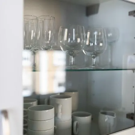 Vintage Meets Moderne Apartment *