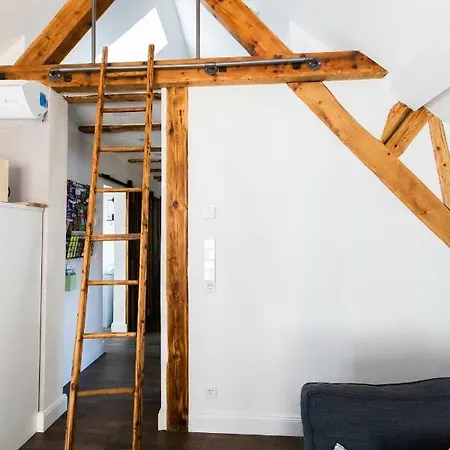 Apartment Vintage Meets Moderne