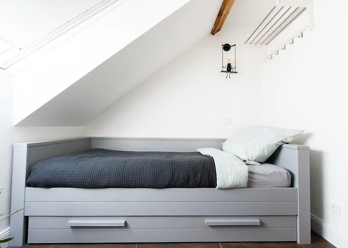 Vintage Meets Moderne